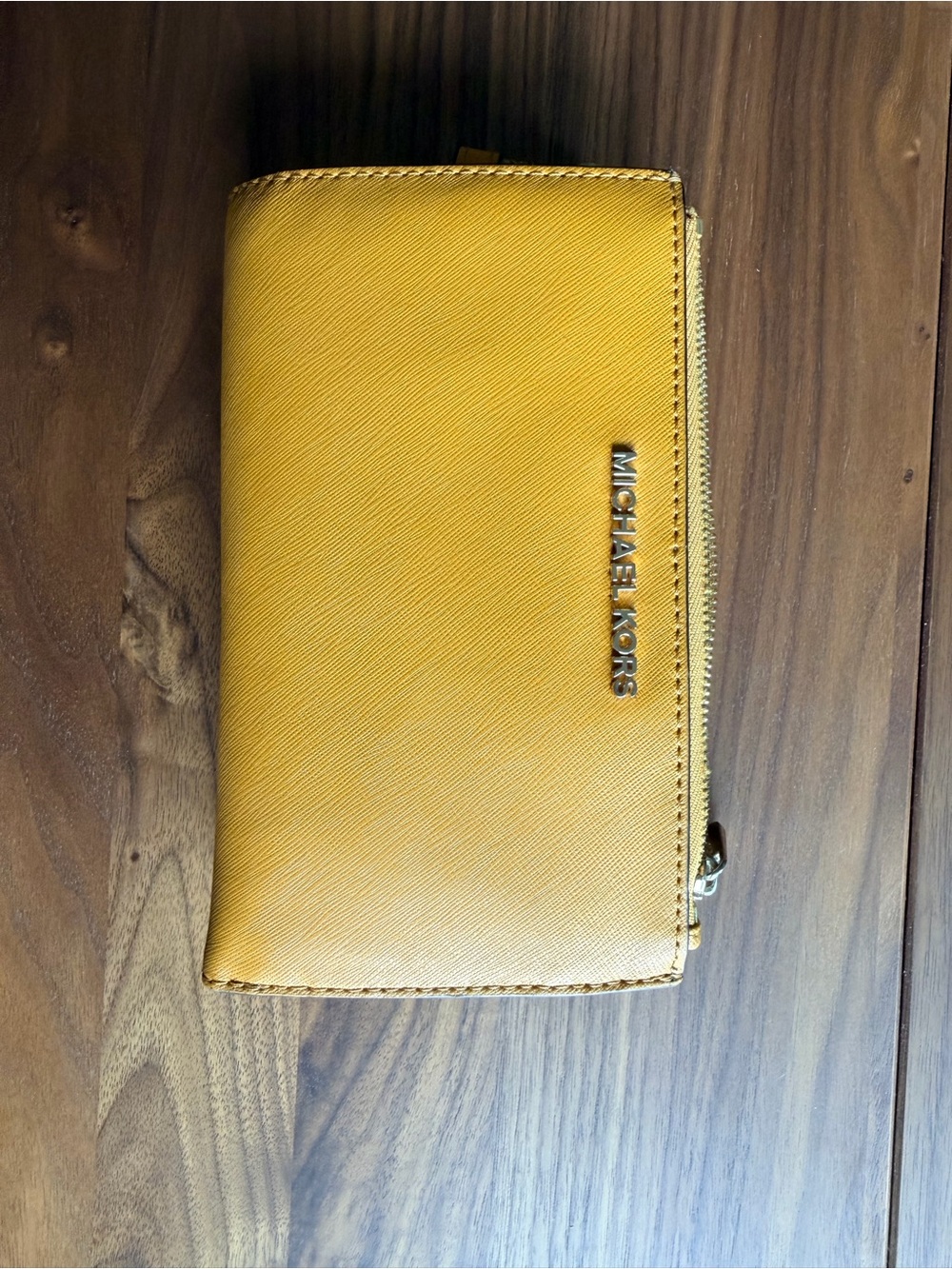 Michael Kors Jet Set Travel Wallet